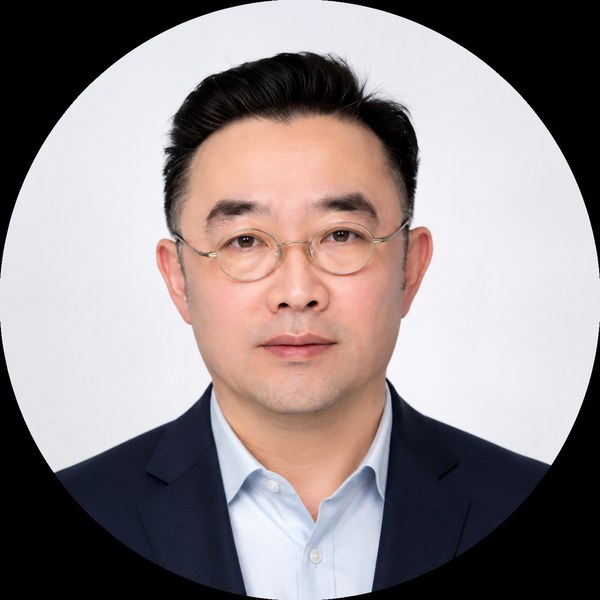 E. Michael Chan，Astra AI Governance 創始人兼架構師